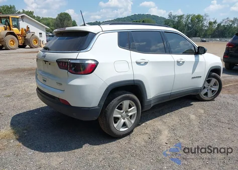 2022 Jeep Compass Latitude 4X4 z USA, uszkodzony, nr VIN 3C4NJDBB0NT152878